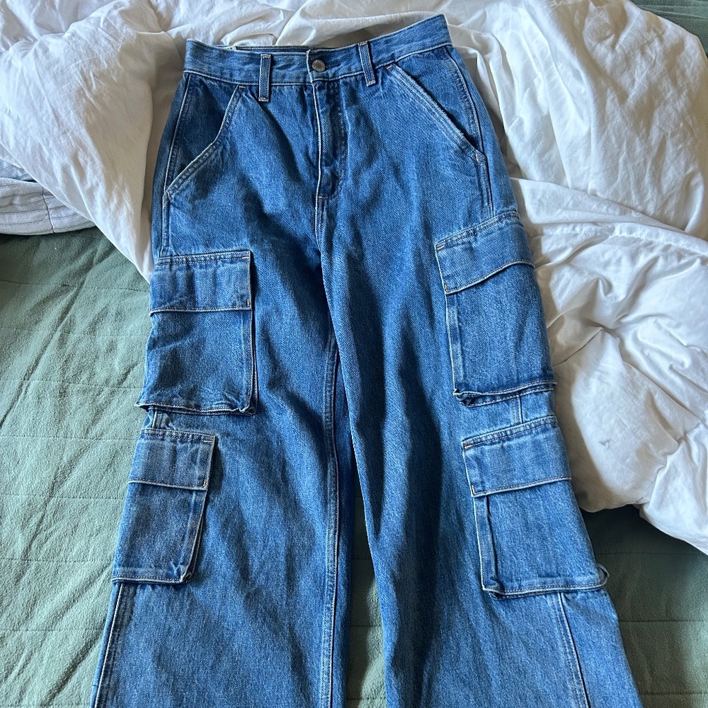 Aritzia cargo jeans (women's 24)